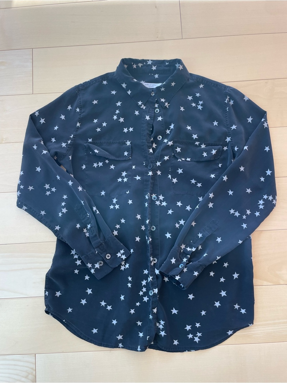Equipment Femme 100% Silk Star-Print Blouse Black w White/Ivory Stars medium m